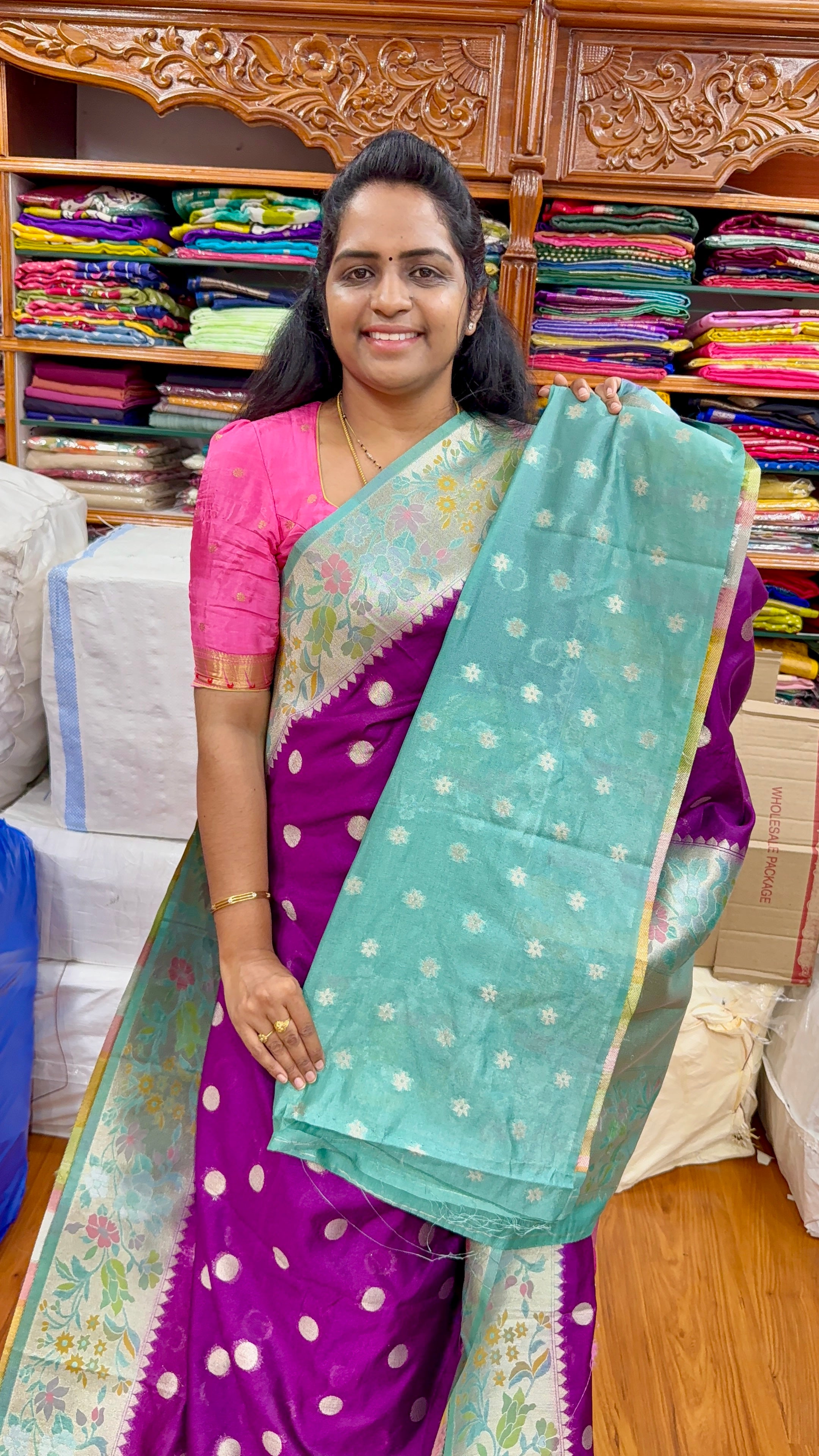 TUSSAR PAITHANI - P1099