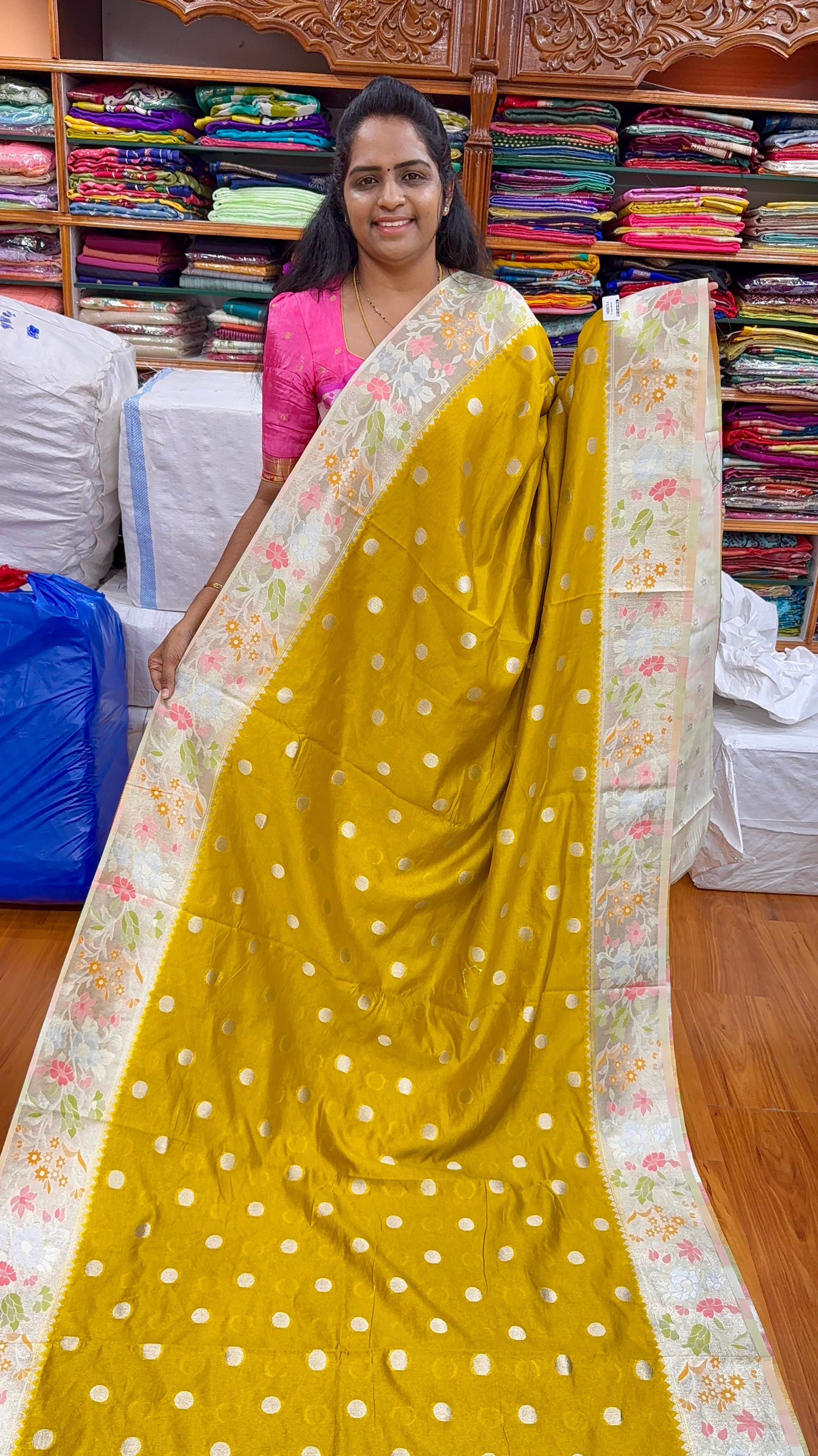TUSSAR PAITHANI - P1099