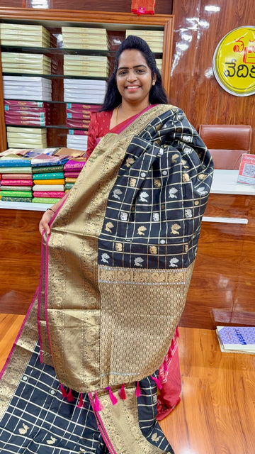 Banarsi pattu - BP1650