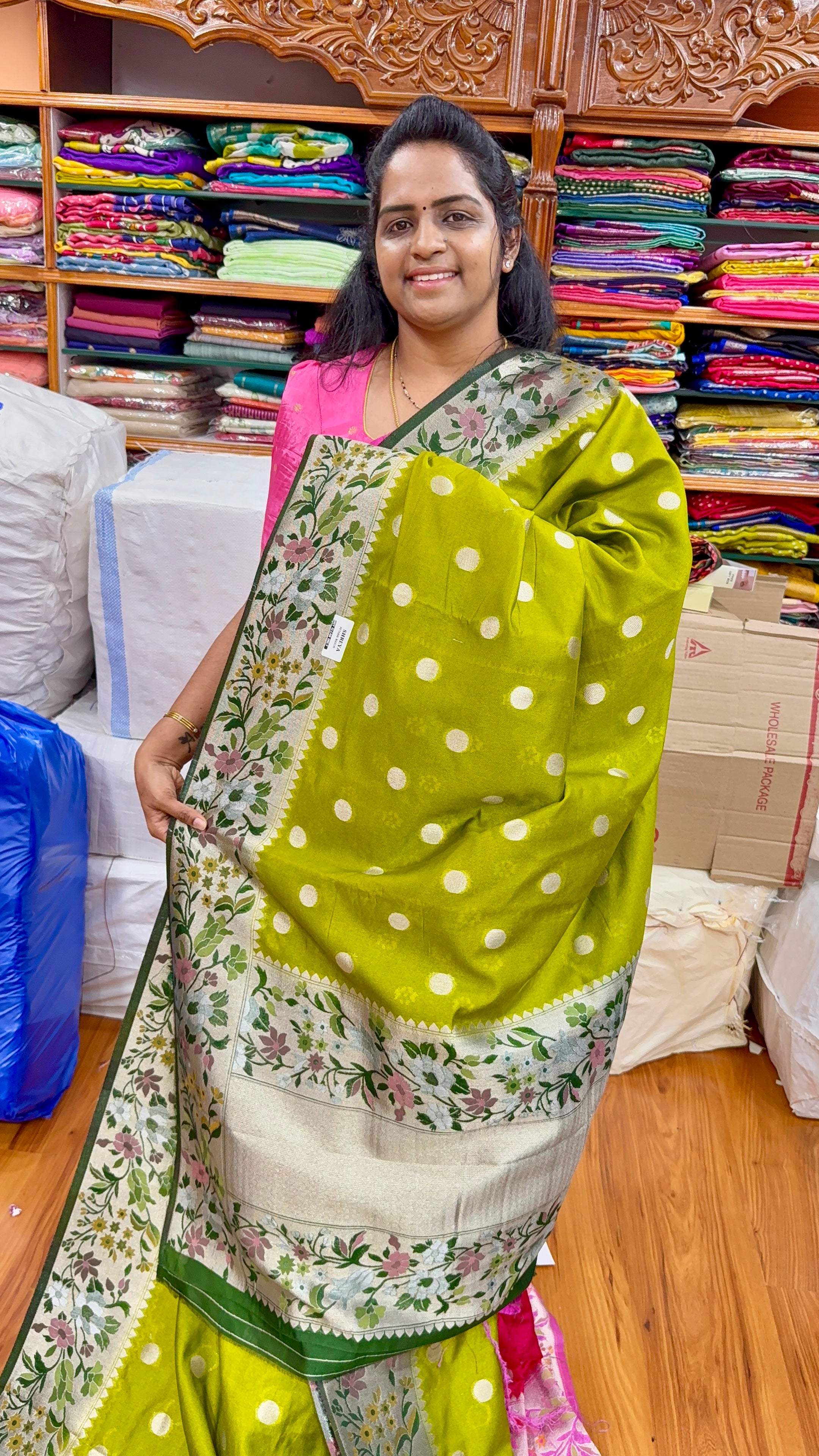 TUSSAR PAITHANI - P1099