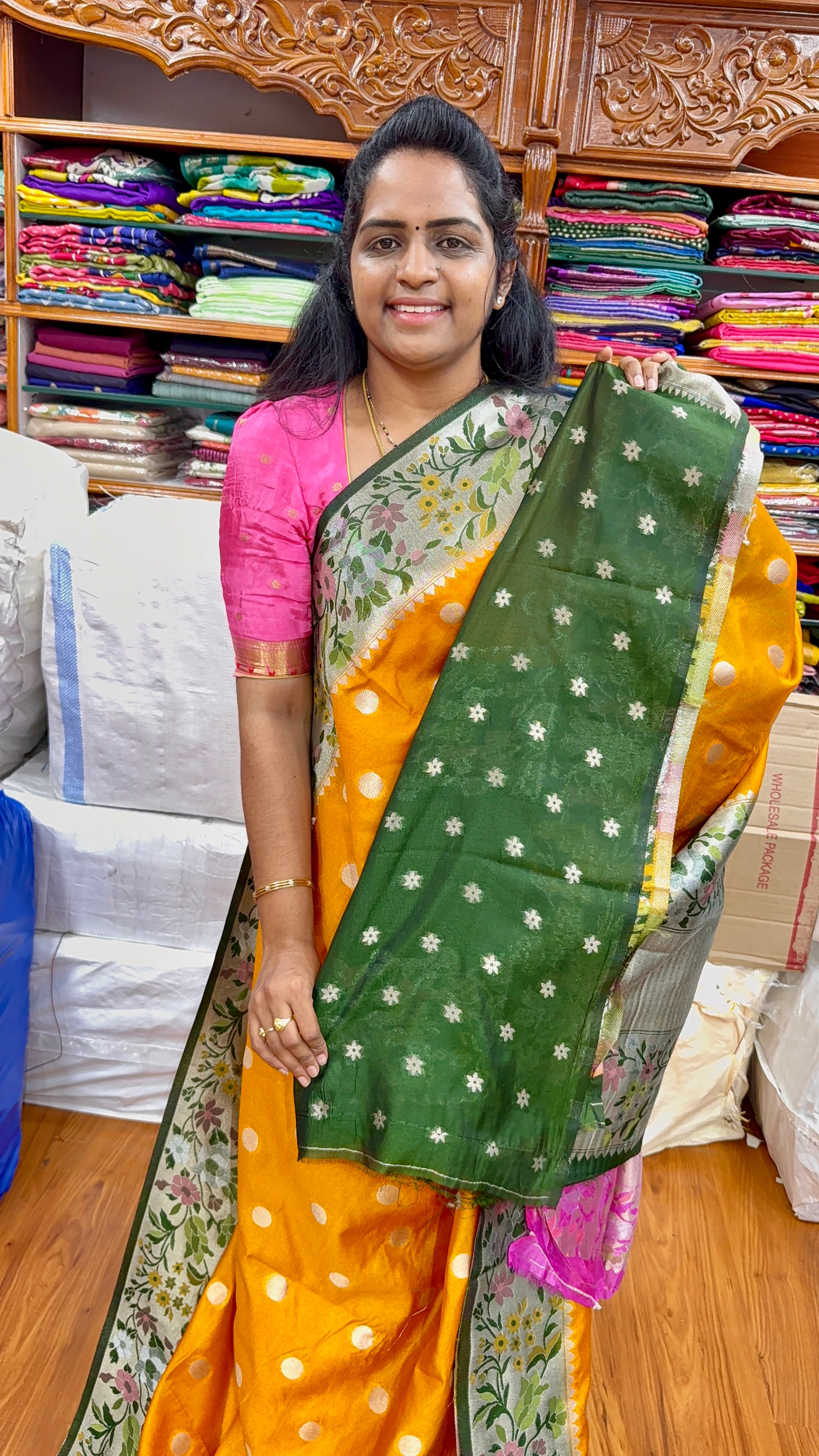 TUSSAR PAITHANI - P1099