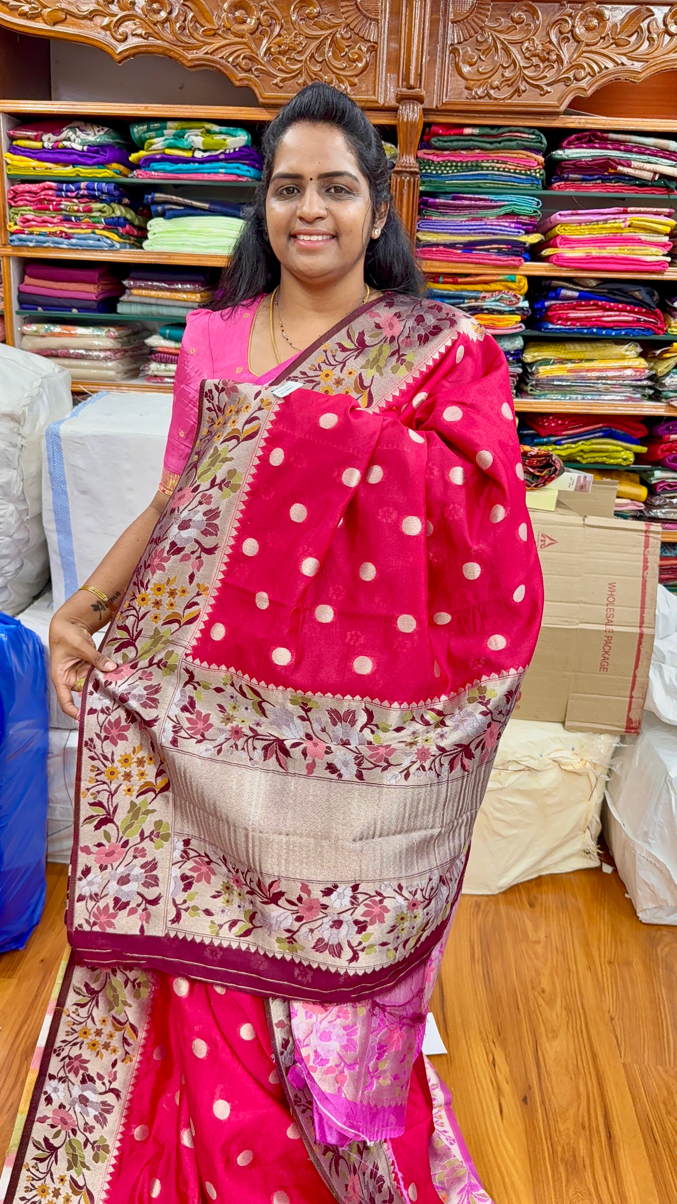 TUSSAR PAITHANI - P1099