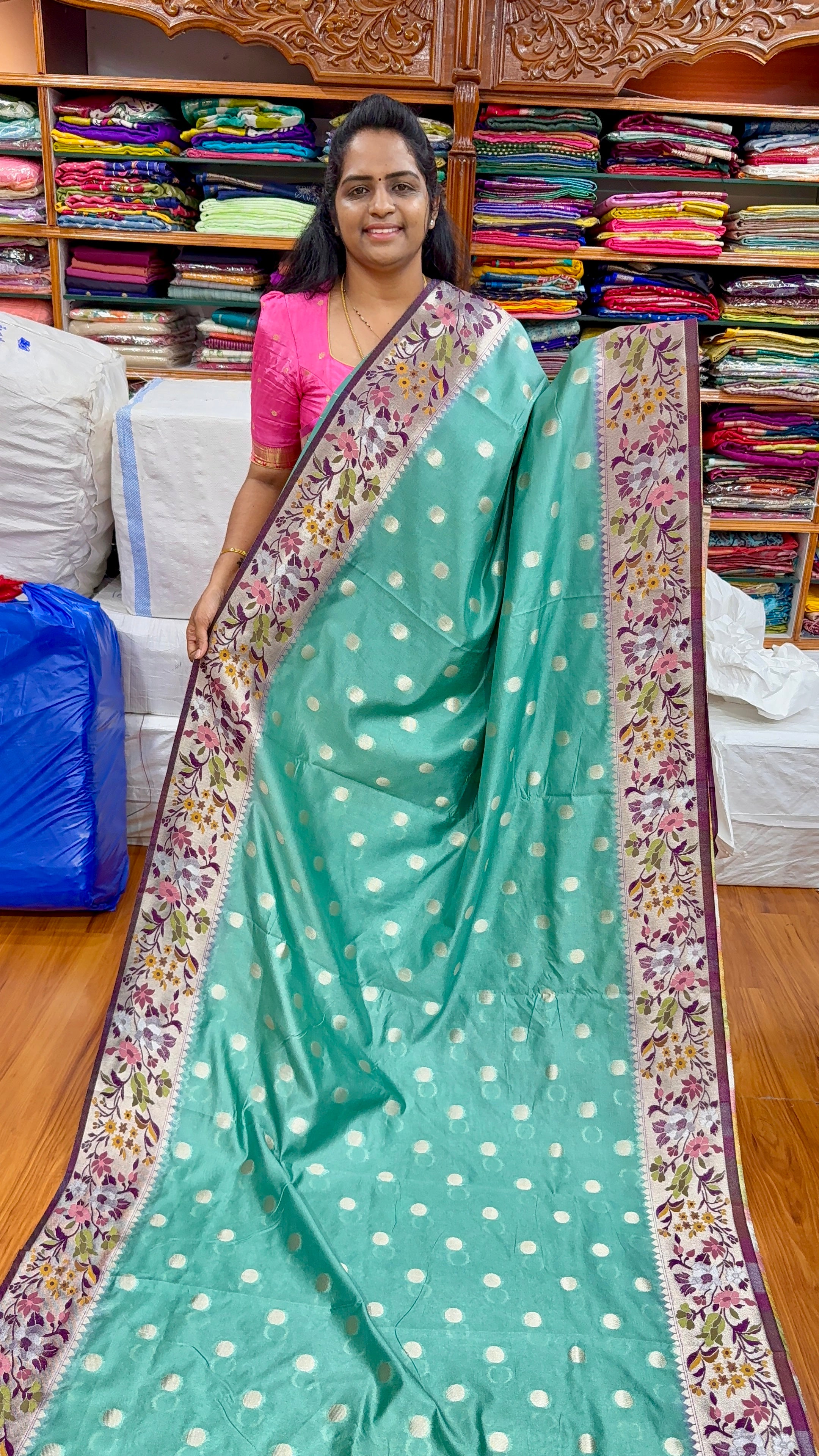 TUSSAR PAITHANI - P1099