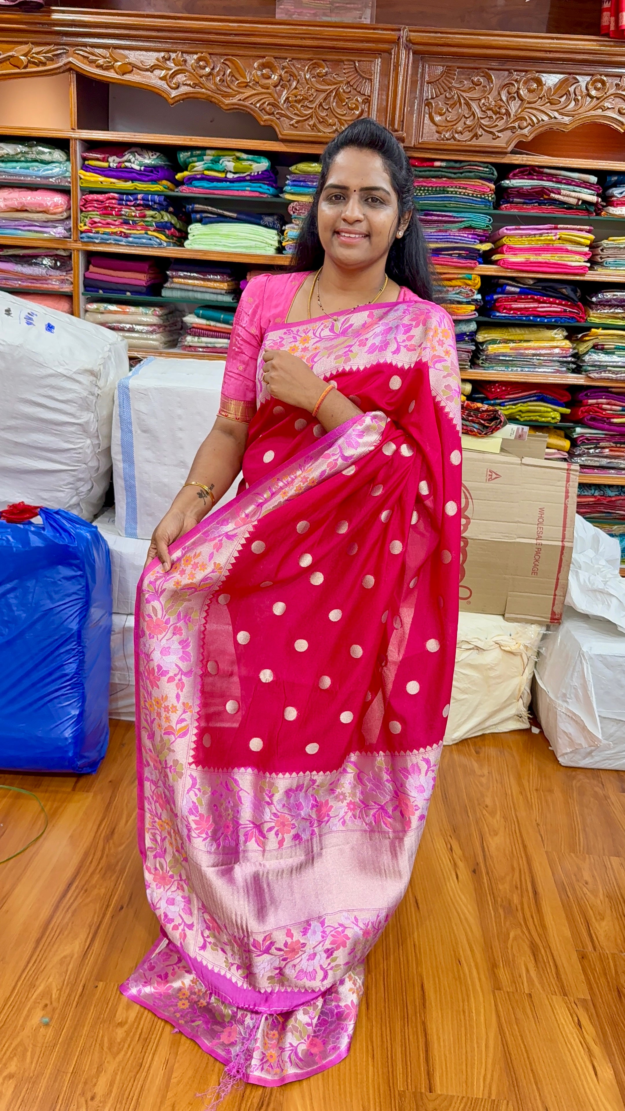 TUSSAR PAITHANI - P1099