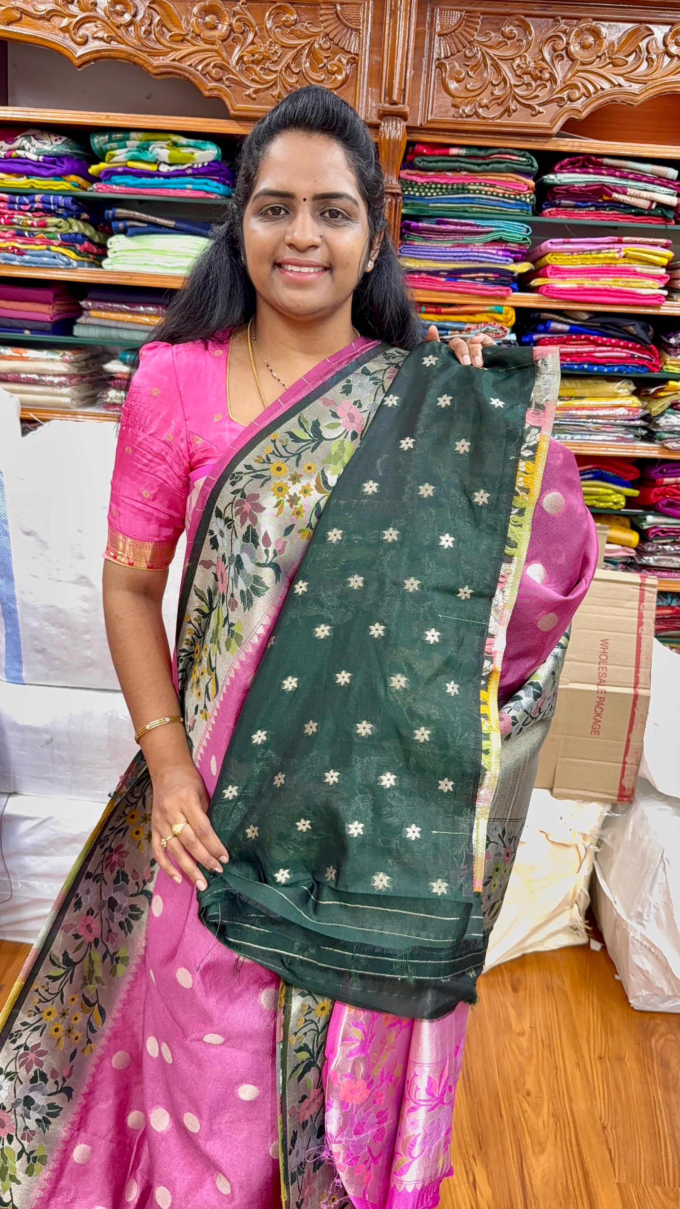 TUSSAR PAITHANI - P1099