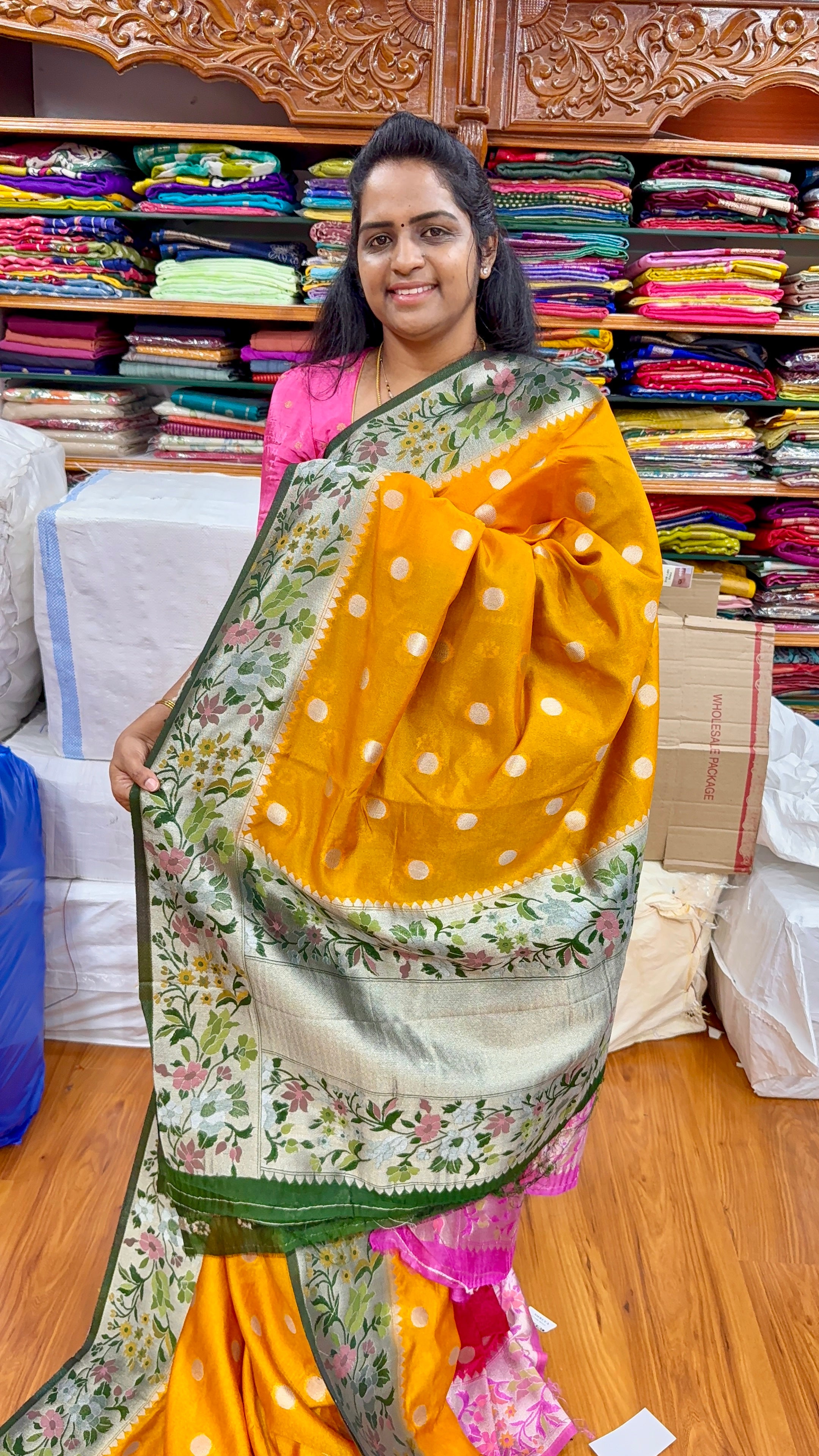 TUSSAR PAITHANI - P1099