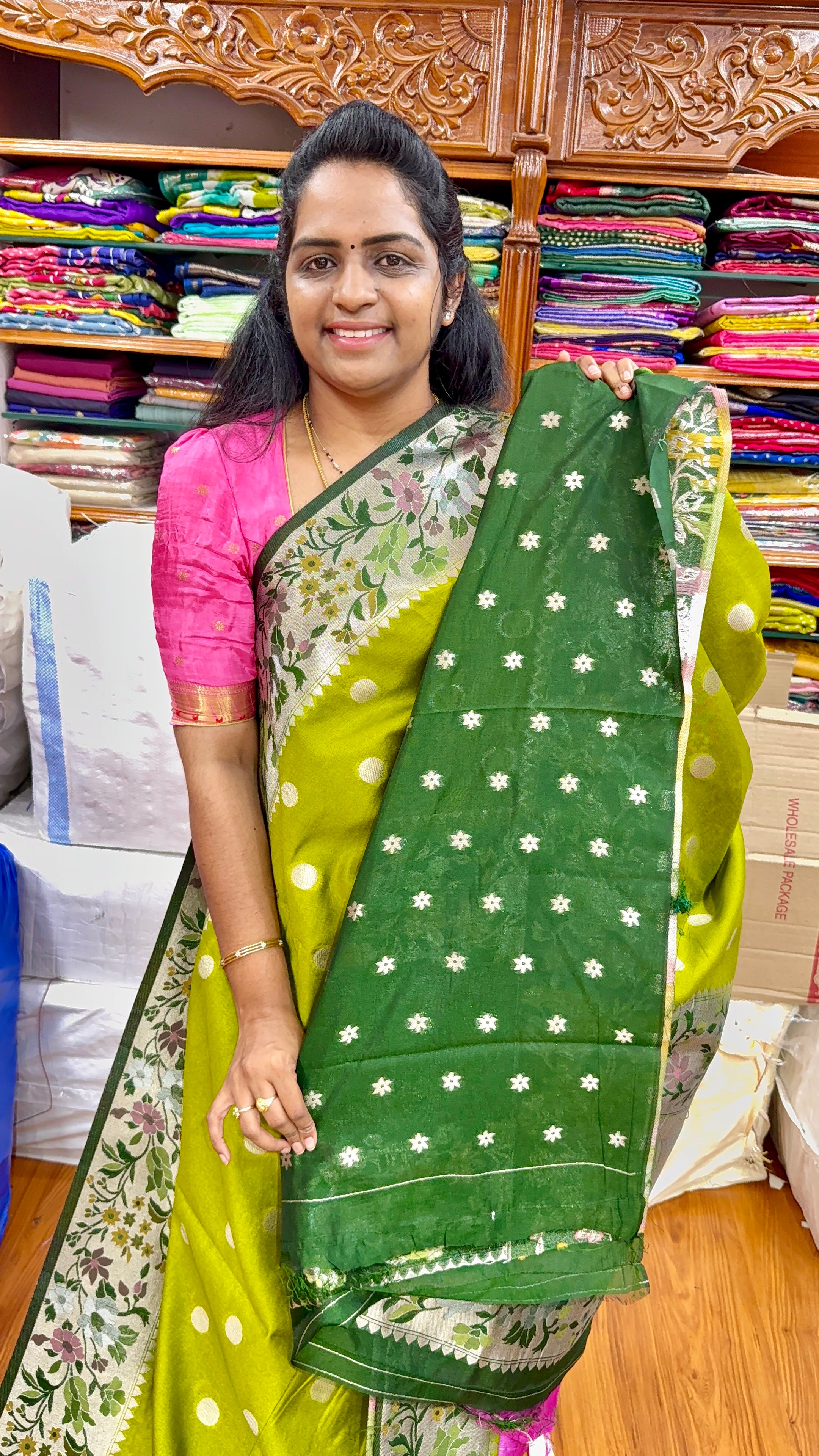 TUSSAR PAITHANI - P1099