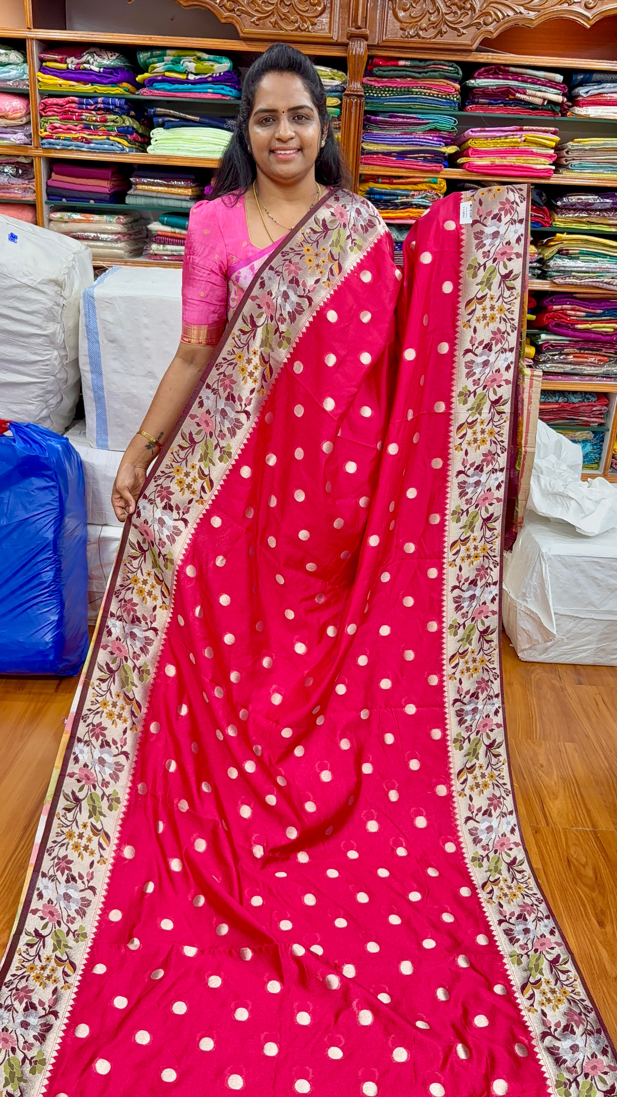 TUSSAR PAITHANI - P1099