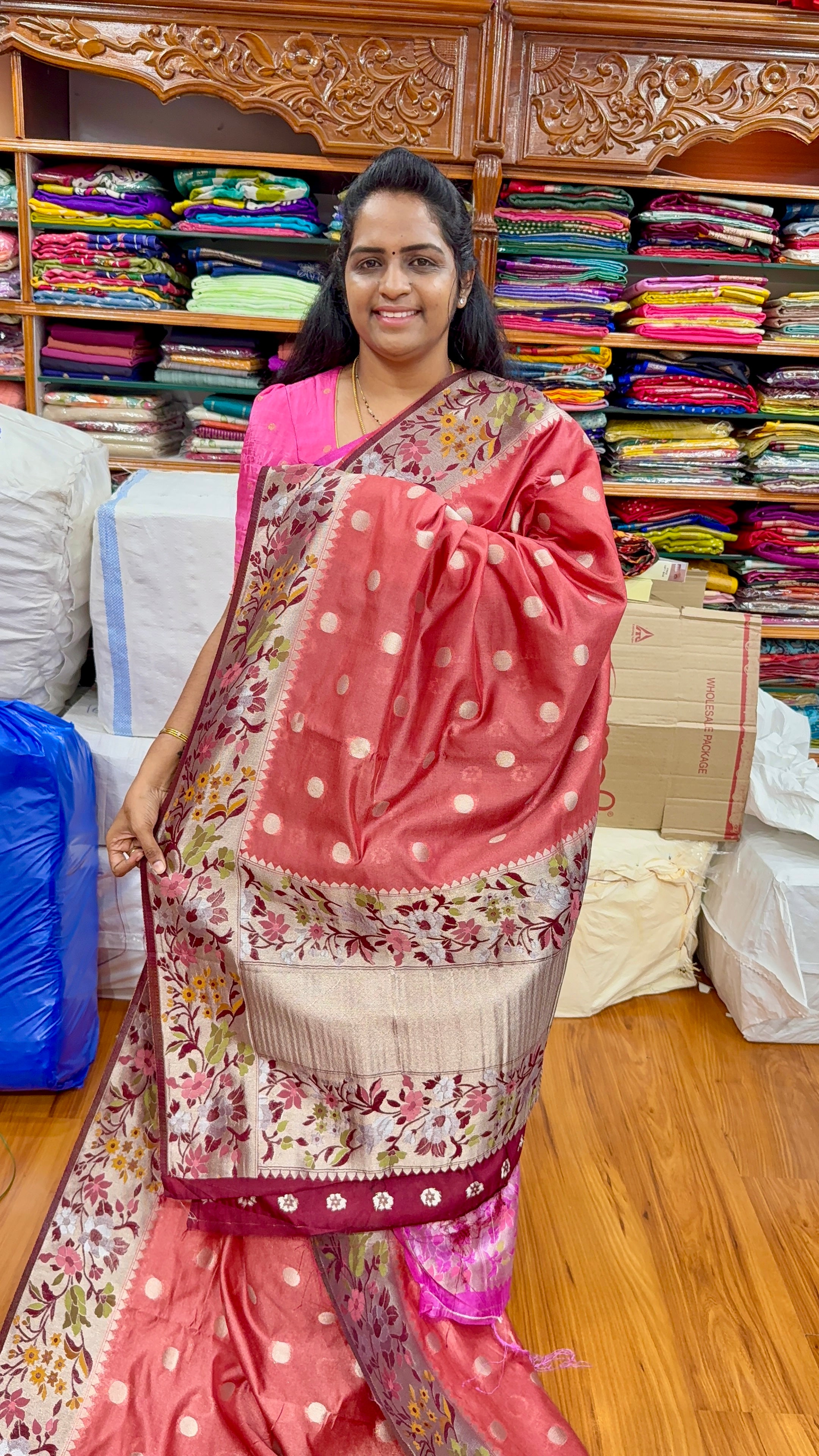 TUSSAR PAITHANI - P1099