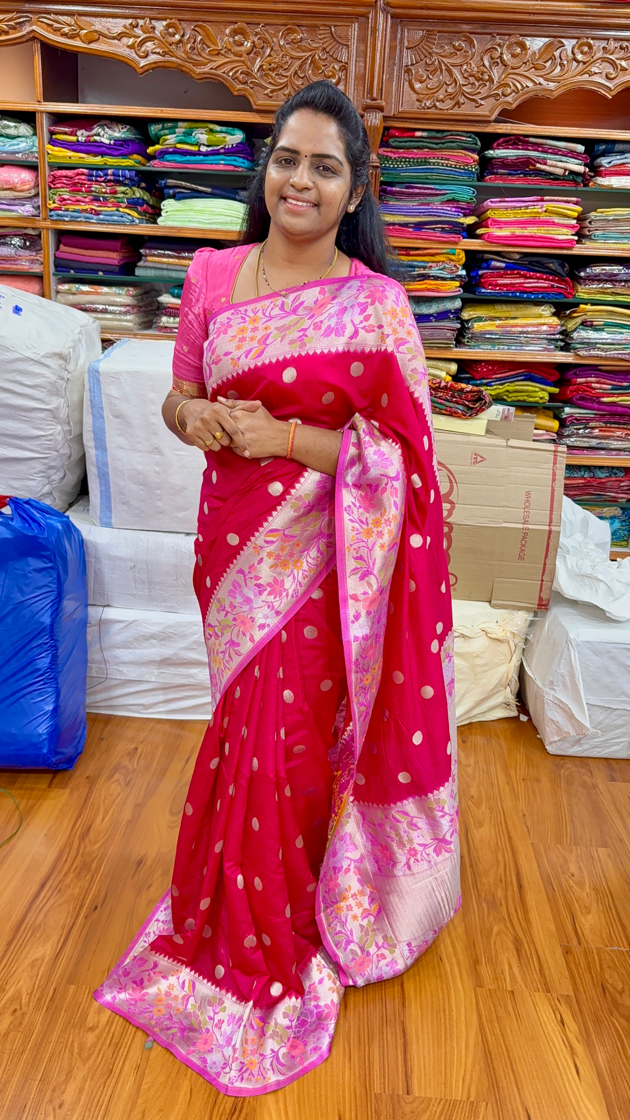 TUSSAR PAITHANI - P1099