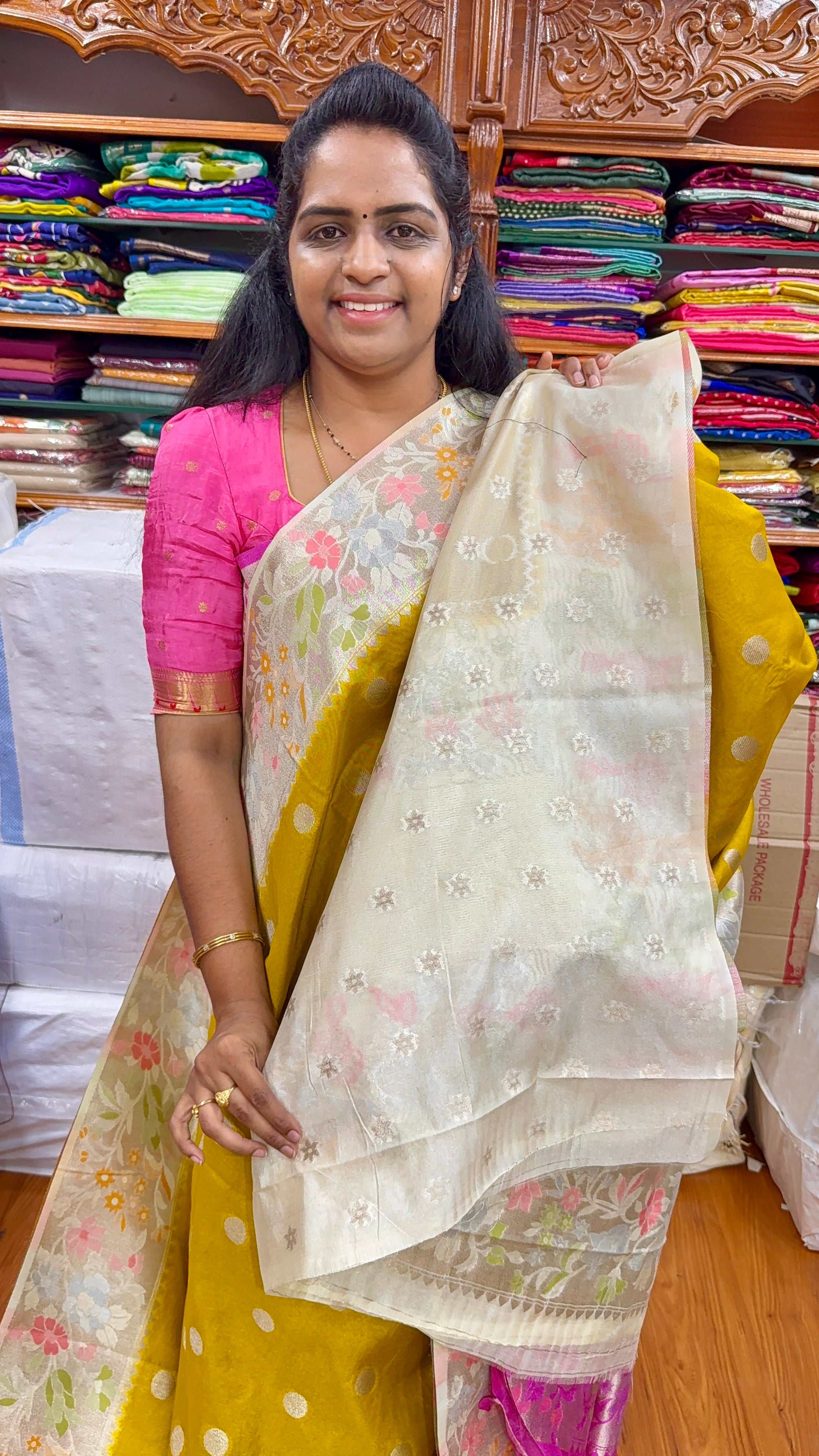 TUSSAR PAITHANI - P1099