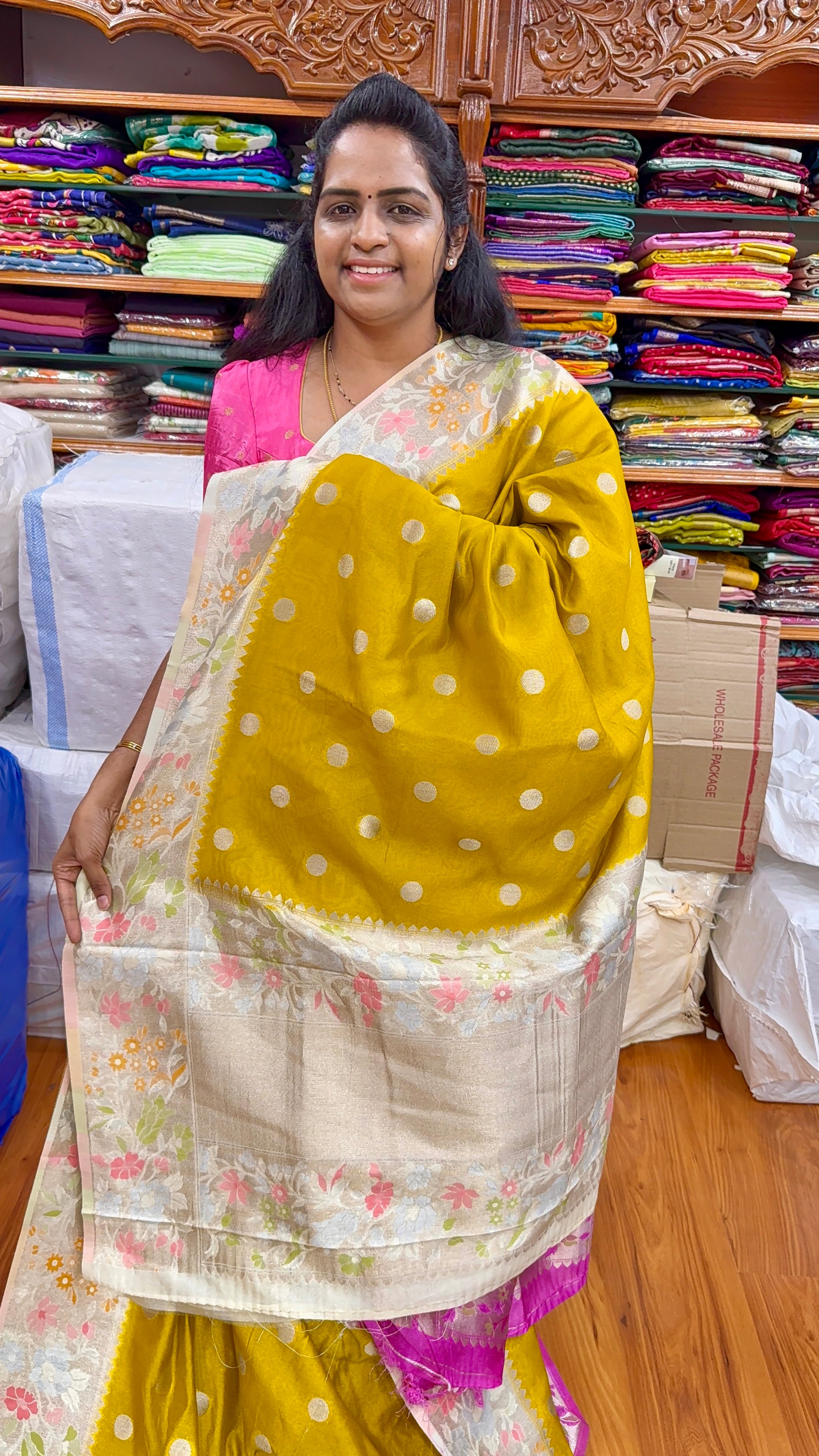 TUSSAR PAITHANI - P1099